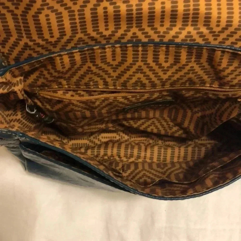 Axcess shoulder bag - Picture 8 of 12